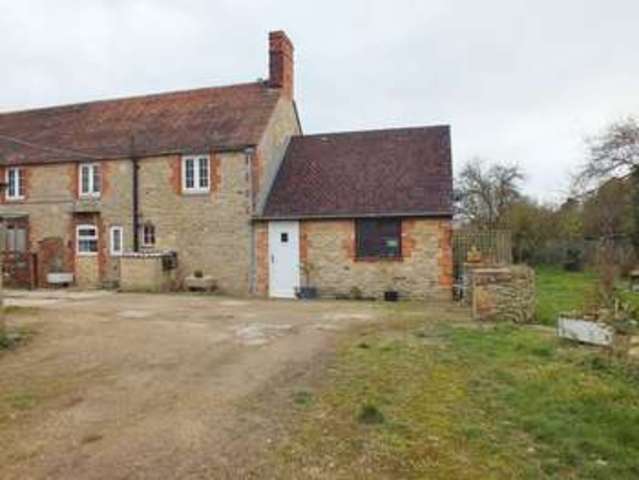  Image of 3 bedroom Terraced house for sale in Shipton-on-Cherwell Kidlington OX5 at Shipton-On-Cherwell Kidlington, OX5 1JP