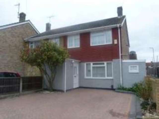  Image of 3 bedroom End of Terrace for sale in Redbury Close Rainham RM13 at Rainham  Rainham, RM13 9PP