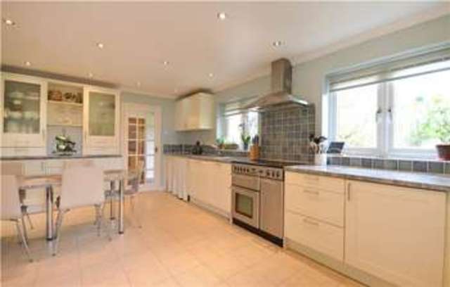  Image of 5 bedroom Detached house for sale in Rayners Close Fowlmere Royston SG8 at Fowlmere, SG8 7TF