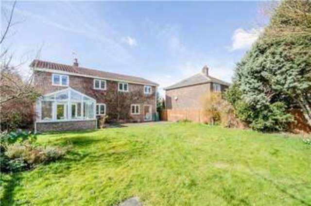  Image of 5 bedroom Detached house for sale in Rayners Close Fowlmere Royston SG8 at Fowlmere, SG8 7TF