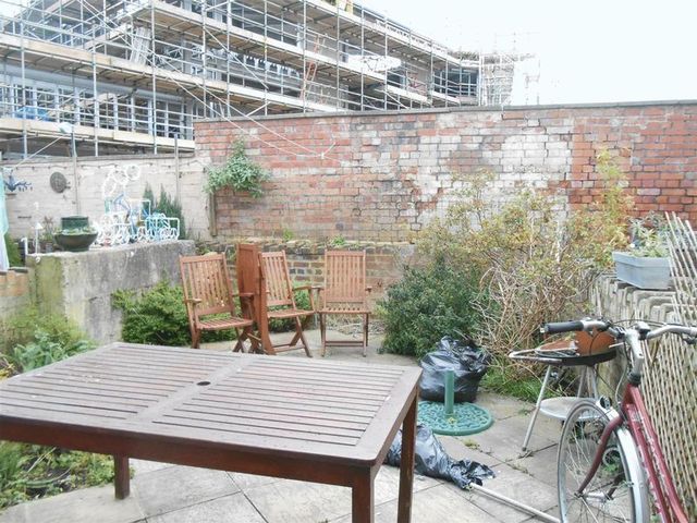 Image of 2 bedroom Terraced house to rent in Leonard Road Redfield Bristol BS5 at Leonard Road Redfield Bristol, BS5 9NS