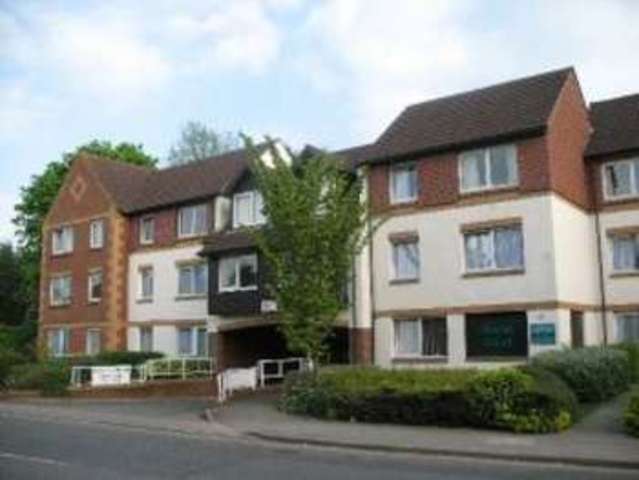  Image of 1 bedroom Flat to rent in Linkfield Lane Redhill RH1 at Linkfield Lane  Redhill, RH1 1TB