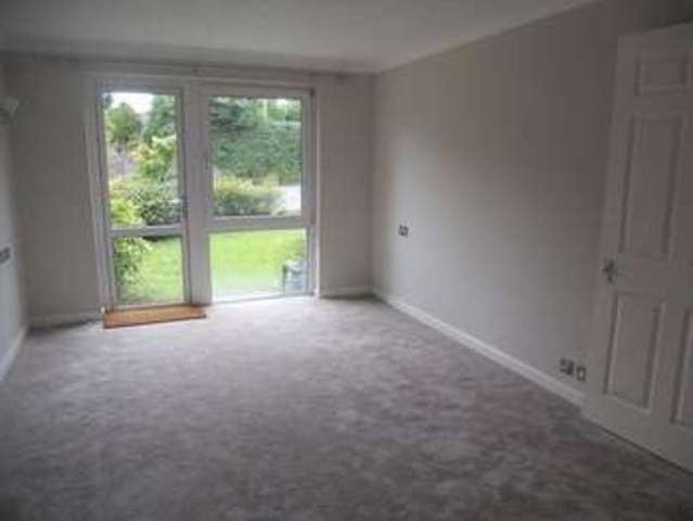  Image of 1 bedroom Flat to rent in Linkfield Lane Redhill RH1 at Linkfield Lane  Redhill, RH1 1TB