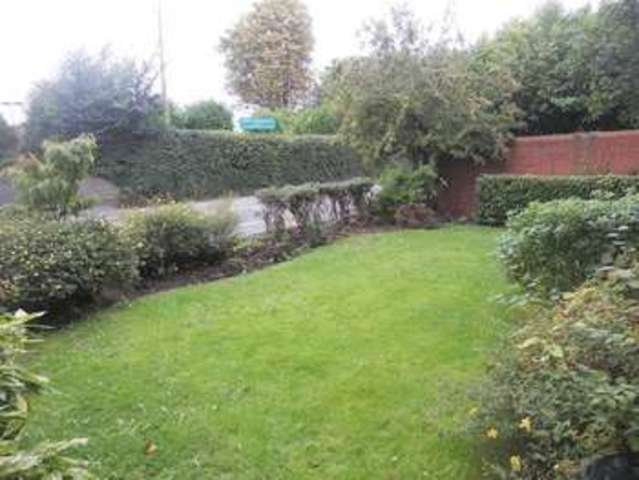  Image of 1 bedroom Flat to rent in Linkfield Lane Redhill RH1 at Linkfield Lane  Redhill, RH1 1TB