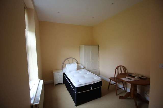  Image of 1 bedroom Apartment to rent in Hawthorn Road Charlton Down Dorchester DT2 at Redwood House  Dorchester, DT2 9UH