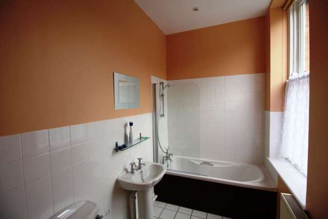  Image of 1 bedroom Apartment to rent in Hawthorn Road Charlton Down Dorchester DT2 at Redwood House  Dorchester, DT2 9UH