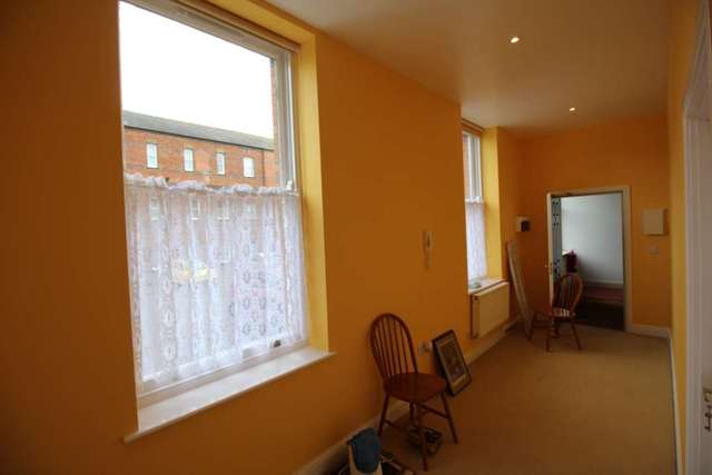  Image of 1 bedroom Apartment to rent in Hawthorn Road Charlton Down Dorchester DT2 at Redwood House  Dorchester, DT2 9UH