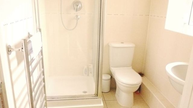  Image of 2 bedroom Property to rent in Regents Park Road Southampton SO15 at Regents Park Road  Southampton, SO15 8AH