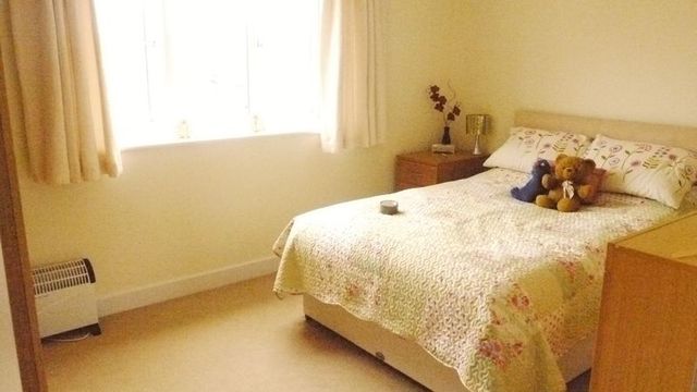  Image of 2 bedroom Property to rent in Regents Park Road Southampton SO15 at Regents Park Road  Southampton, SO15 8AH