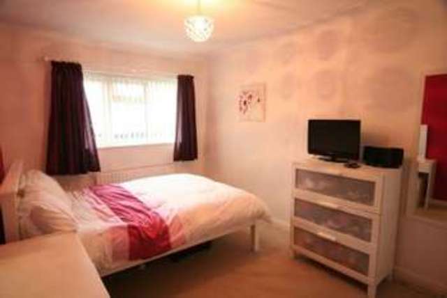  Image of 3 bedroom Semi-Detached house to rent in Renton Road Stretford Manchester M32 at MANCHESTER, M32 0TS