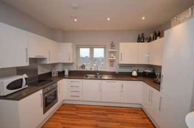  Image of 1 bedroom Flat for sale in Richmond Drive Houghton Regis Dunstable LU5 at Richmond Drive Houghton Regis Dunstable, LU5 5GD