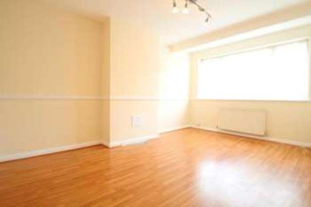  Image of 3 bedroom Detached house to rent in Ringwood Avenue Croydon CR0 at Croydon, CR0 3DT