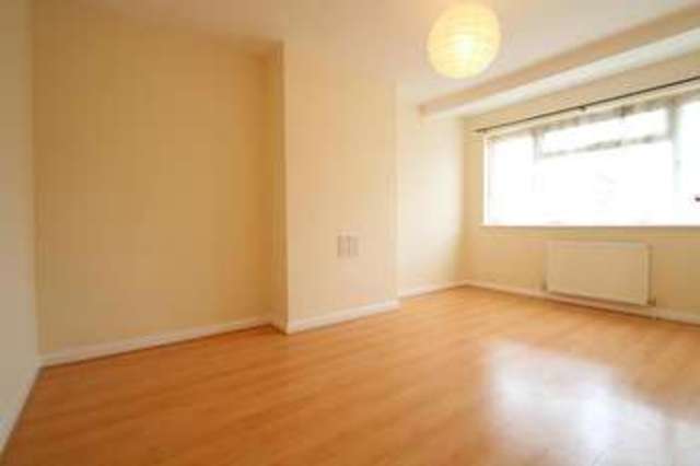  Image of 3 bedroom Detached house to rent in Ringwood Avenue Croydon CR0 at Croydon, CR0 3DT