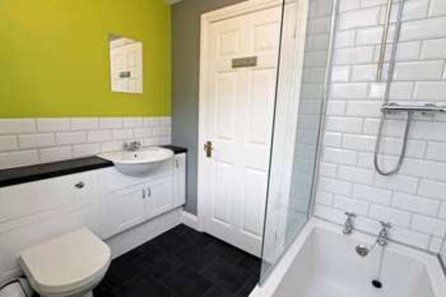  Image of 2 bedroom End of Terrace to rent in Chilmark Court Riverside Close Liss GU33 at Liss Hampshire, GU33 7SA