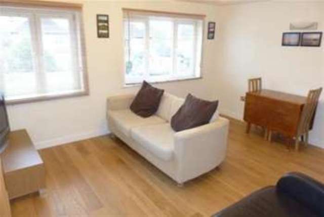  Image of 2 bedroom Flat to rent in Vincent Close Bromley BR2 at Bromley, BR2 9ED