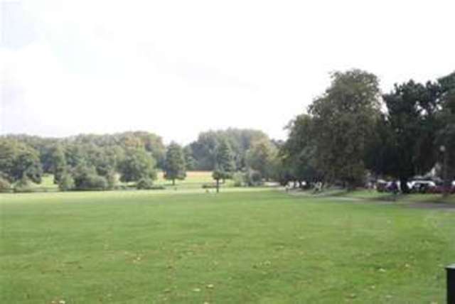  Image of 2 bedroom Flat to rent in Vincent Close Bromley BR2 at Bromley, BR2 9ED