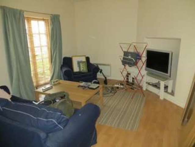  Image of 2 bedroom Apartment to rent in Radnor Place Exeter EX2 at Robartes Court Radnor Place Exeter, EX2 4EH