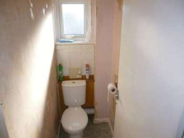  Image of 3 bedroom Terraced house for sale in Rocheford Gardens Hunslet Leeds LS10 at Rocheford Gardens  Leeds, LS10 2LJ