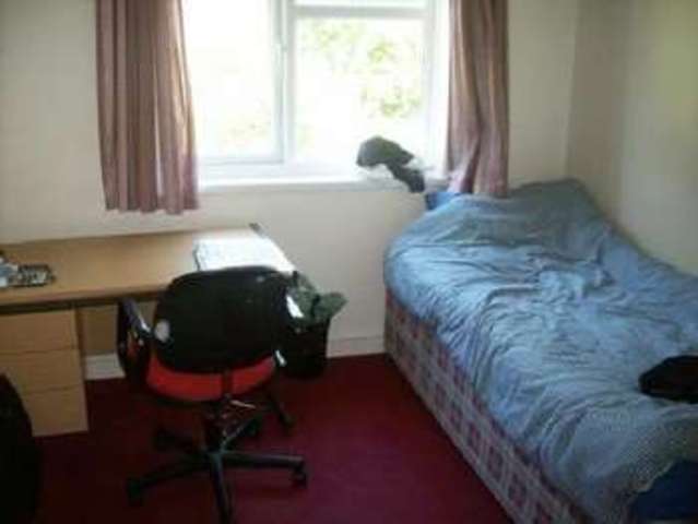  Image of 3 bedroom House Share to rent in Roman Way Edgbaston Birmingham B15 at Edgbaston Bristol Edgbaston, B15 2SJ
