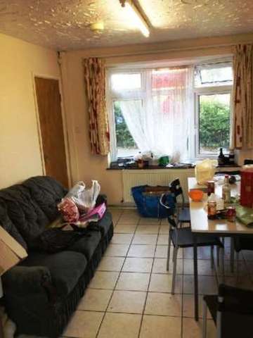  Image of 5 bedroom House Share to rent in Roman Way Edgbaston Birmingham B15 at Edgbaston Bristol Edgbaston, B15 2SJ