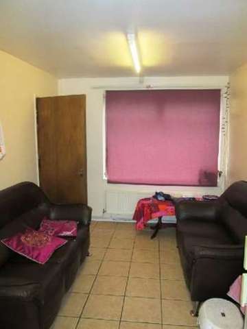  Image of 5 bedroom House Share to rent in Roman Way Edgbaston Birmingham B15 at Edgbaston Bristol Edgbaston, B15 2SL