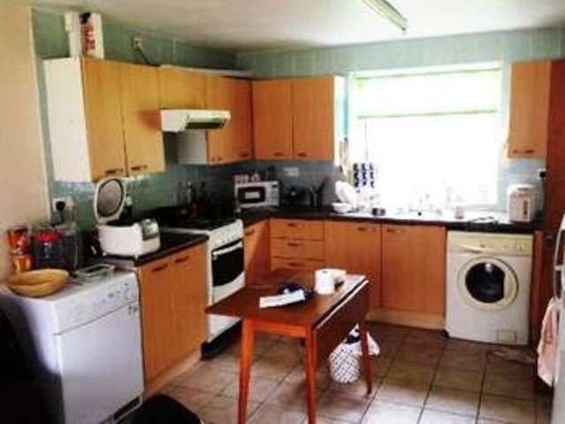  Image of 6 bedroom House Share to rent in Roman Way Edgbaston Birmingham B15 at Edgbaston Bristol Edgbaston, B15 2SL