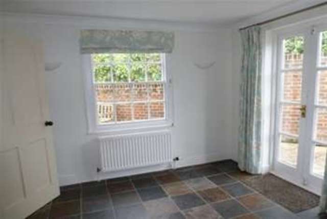  Image of 3 bedroom Terraced house to rent in Green Hill View Romsey SO51 at Romsey, SO51 8HE