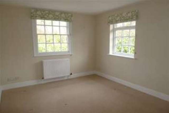  Image of 3 bedroom Terraced house to rent in Green Hill View Romsey SO51 at Romsey, SO51 8HE