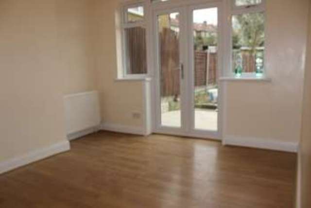  Image of 4 bedroom Terraced house to rent in Rosehill Gardens Sudbury Hill Harrow UB6 at Rosehill Gardens  Greenford, UB6 0LB