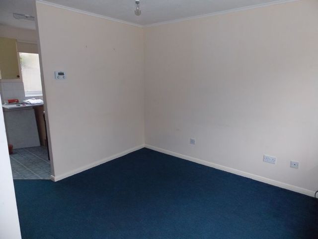  Image of 1 bedroom Terraced house to rent in Rosevean Close Bridgwater TA6 at Rosevean Close  Bridgwater, TA6 4EU