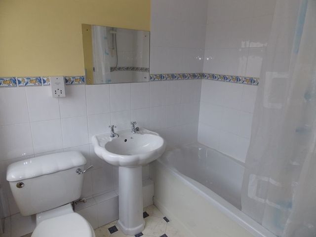  Image of 1 bedroom Terraced house to rent in Rosevean Close Bridgwater TA6 at Rosevean Close  Bridgwater, TA6 4EU