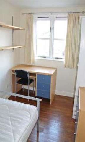  Image of 6 bedroom House Share to rent in Rothesay Avenue Nottingham NG7 at Lenton Bristol Lenton, NG7 1PW