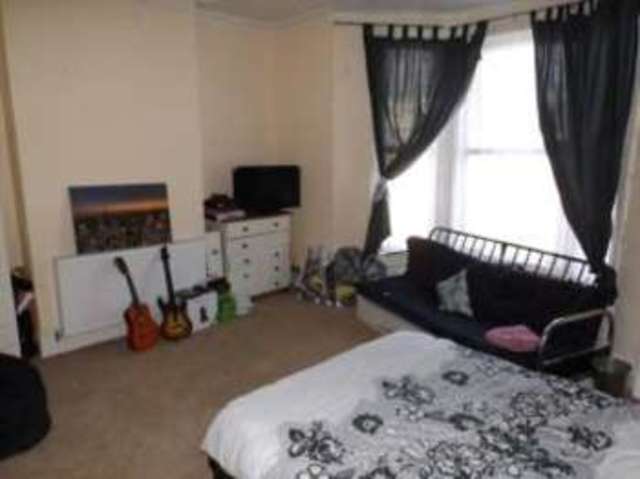  Image of 6 bedroom Semi-Detached house for sale in West Street Ryde PO33 at Ryde Isle of Wight Ryde, PO33 2QQ