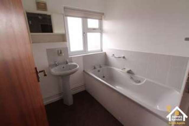  Image of 3 bedroom Property for sale in Rye Crescent Cople Bedford MK44 at Rye Crescent Cople Bedford, MK44 3TJ