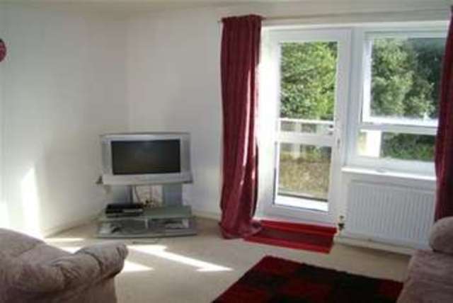 Image of 2 bedroom Maisonette to rent in Salamanca Street Torpoint PL11 at Torpoint, PL11 2BE