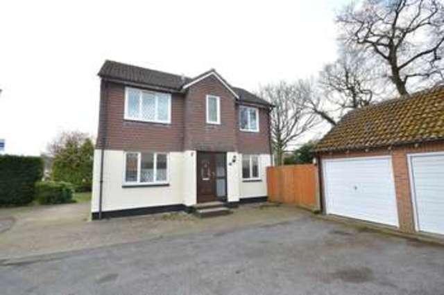  Image of 3 bedroom Detached house to rent in Salcombe Close Chandler