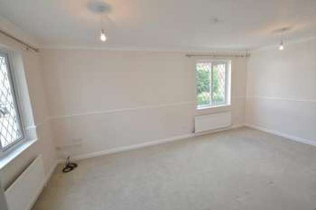  Image of 3 bedroom Detached house to rent in Salcombe Close Chandler