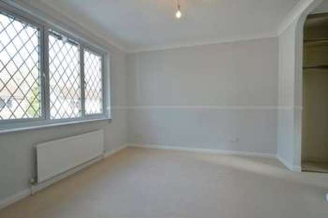  Image of 3 bedroom Detached house to rent in Salcombe Close Chandler