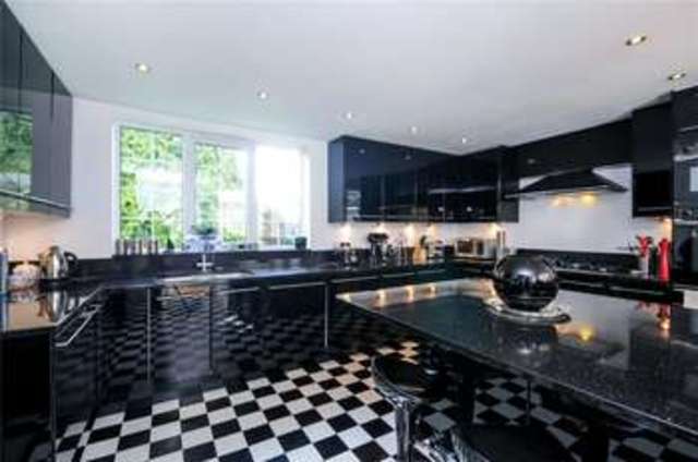  Image of 4 bedroom Detached house for sale in Sandhills Knowl Hill Reading RG10 at Knowl Hill Reading Knowl Hill, RG10 9XX