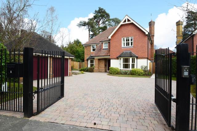  Image of 5 bedroom Detached house to rent in Sandringham Park Cobham KT11 at Cobham Surrey Surrey, KT11 2EQ