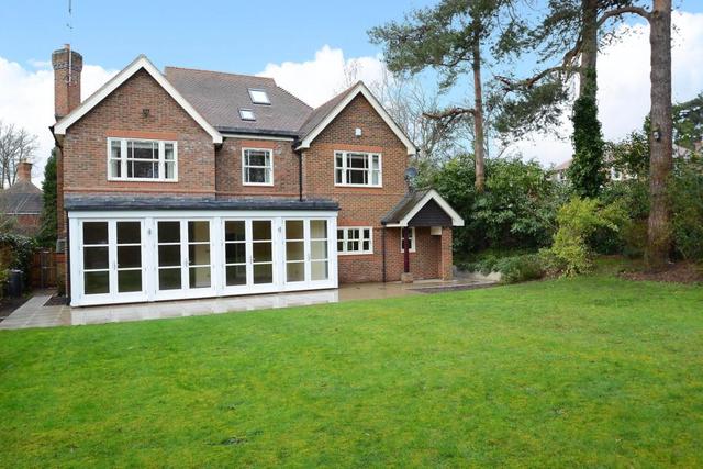  Image of 5 bedroom Detached house to rent in Sandringham Park Cobham KT11 at Cobham Surrey Surrey, KT11 2EQ