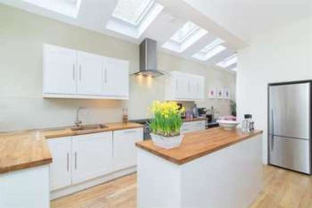  Image of 5 bedroom Terraced house for sale in Second Avenue London W3 at Acton  East Acton, W3 7RX