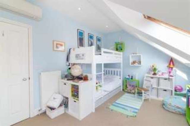  Image of 5 bedroom Terraced house for sale in Second Avenue London W3 at Acton  East Acton, W3 7RX