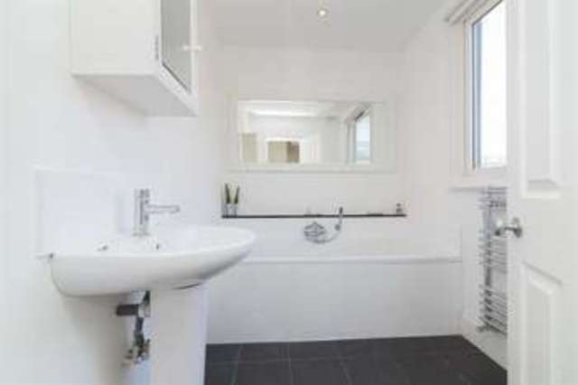  Image of 5 bedroom Terraced house for sale in Second Avenue London W3 at Acton  East Acton, W3 7RX