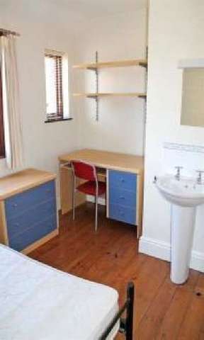  Image of 8 bedroom House Share to rent in Seely Road Nottingham NG7 at Lenton Bristol Lenton, NG7 1NU