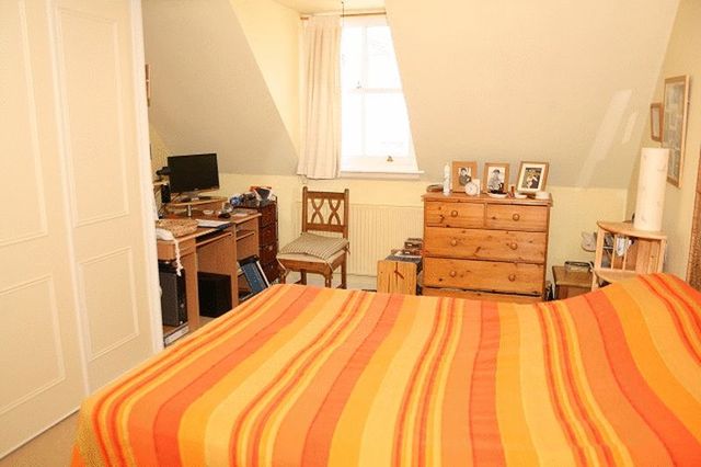  Image of 2 bedroom Flat for sale in High Street Shaftesbury SP7 at High Street  Shaftesbury, SP7 8JE