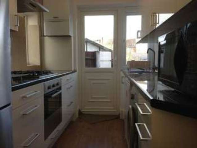  Image of 3 bedroom Detached house to rent in Sherwood Avenue Greenford UB6 at Sherwood Avenue  Greenford, UB6 0PG