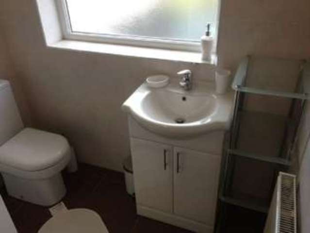  Image of 3 bedroom Detached house to rent in Sherwood Avenue Greenford UB6 at Sherwood Avenue  Greenford, UB6 0PG