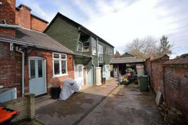  Image of 3 bedroom Terraced house for sale in South Street Leighton Buzzard LU7 at South Street  Leighton Buzzard, LU7 3NT