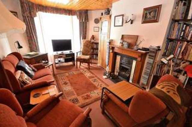  Image of 3 bedroom Terraced house for sale in South Street Leighton Buzzard LU7 at South Street  Leighton Buzzard, LU7 3NT